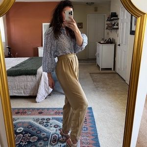 Absolutely dreamy silk trousers 🤩